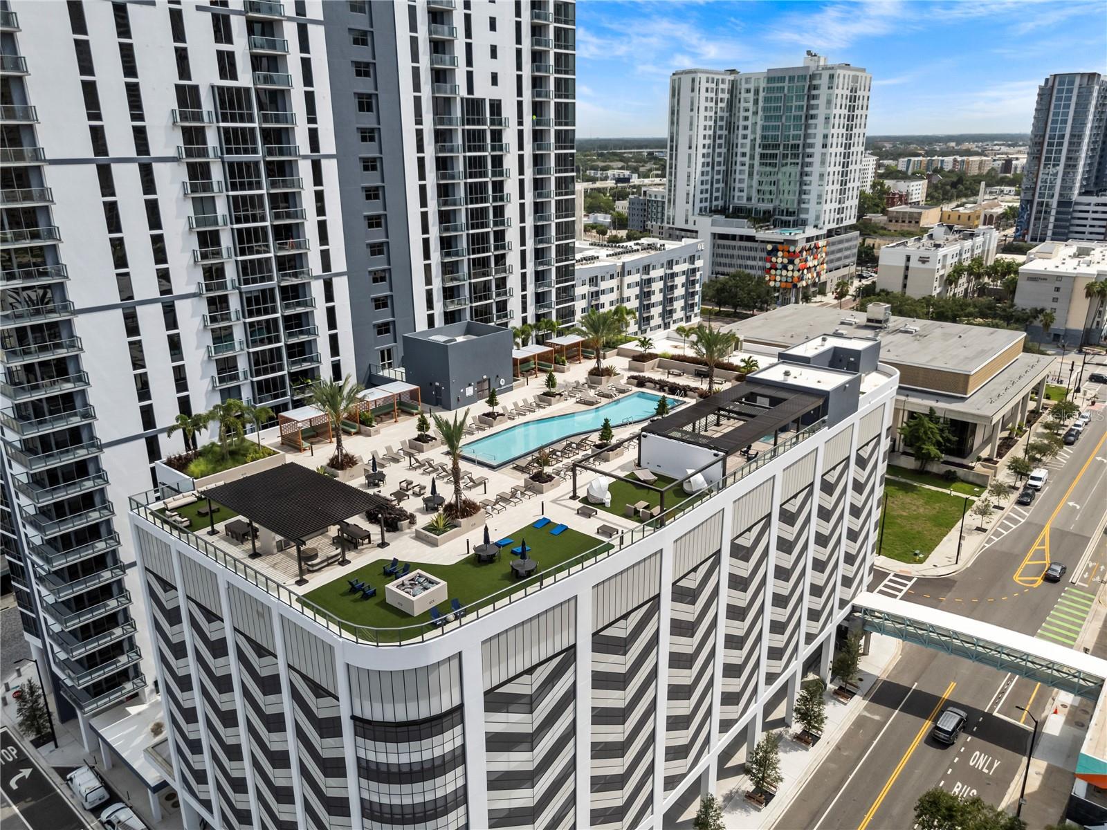 Image 40 of 100 For 300 W Tyler St  3009