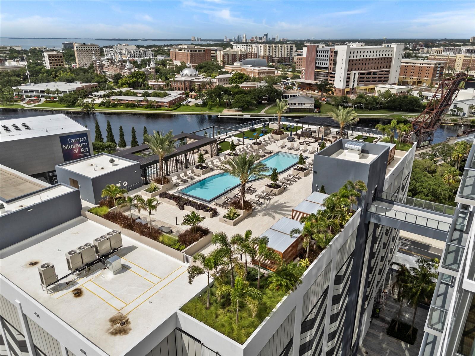 Image 42 of 100 For 300 W Tyler St  3009