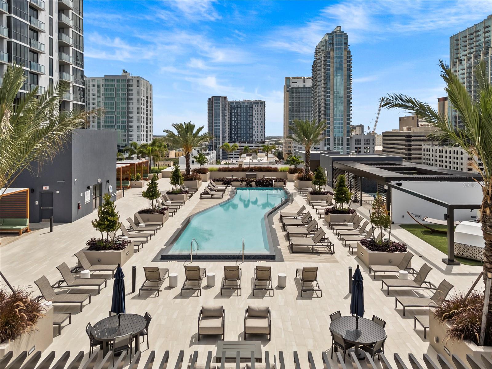 Image 43 of 100 For 300 W Tyler St  3009