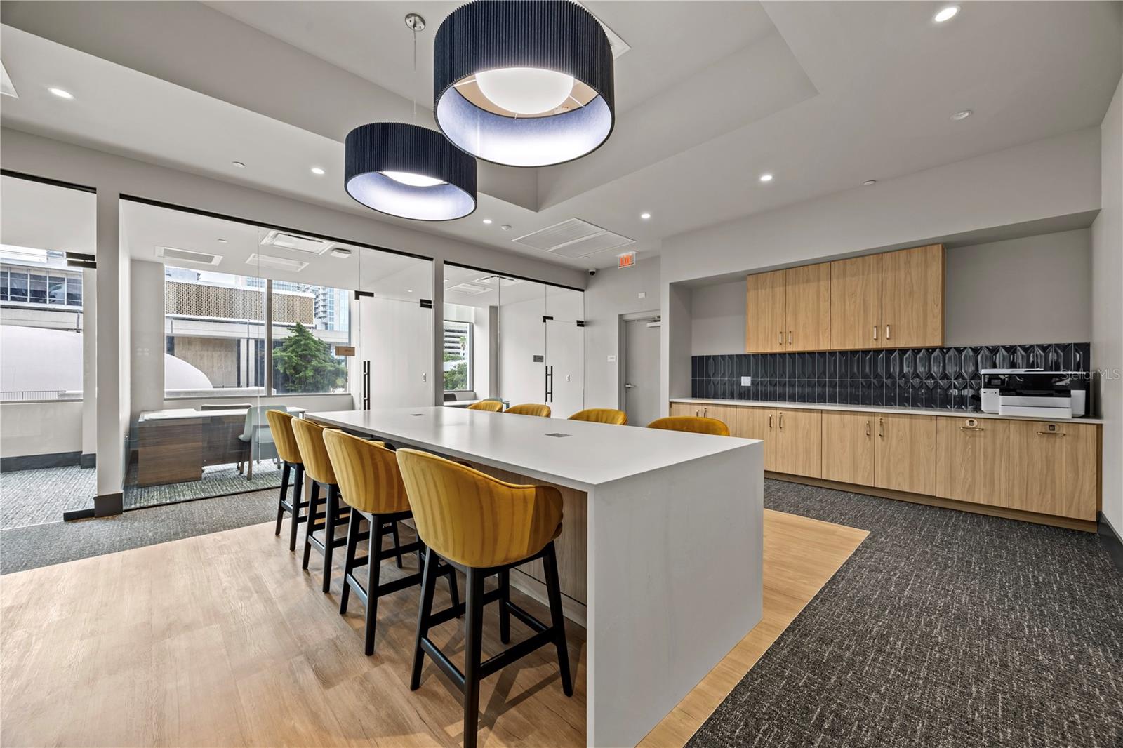 Image 51 of 100 For 300 W Tyler St  3009