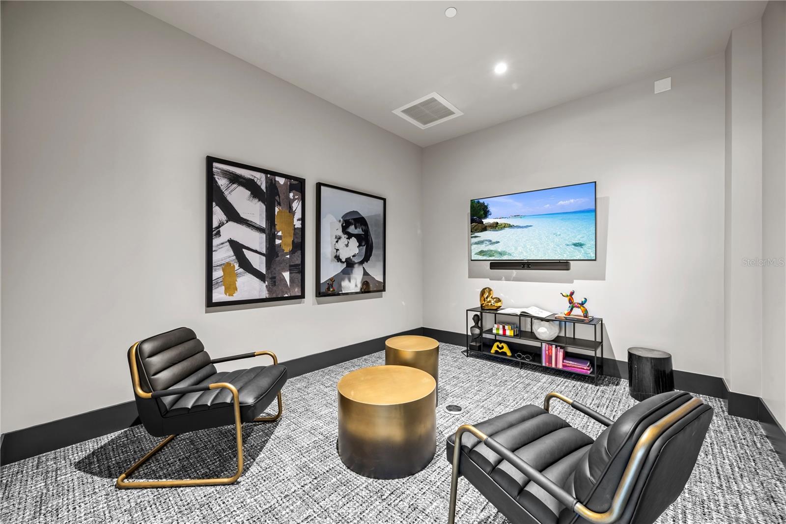 Image 52 of 100 For 300 W Tyler St  3009