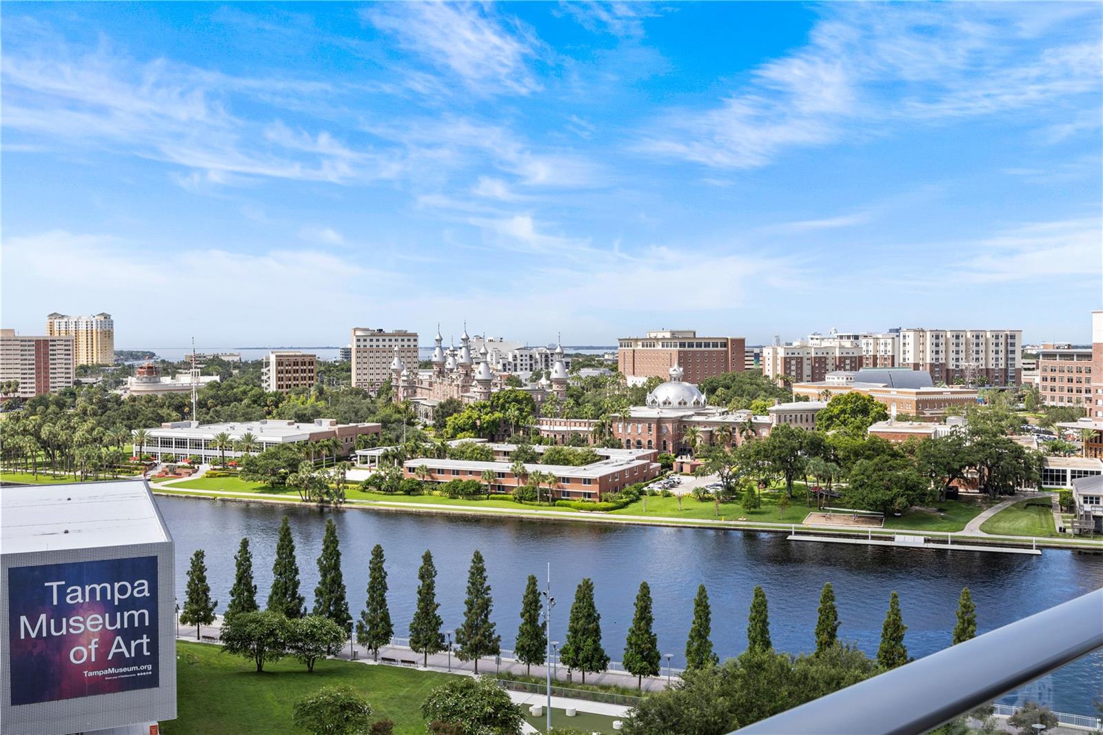 Image 54 of 100 For 300 W Tyler St  3009