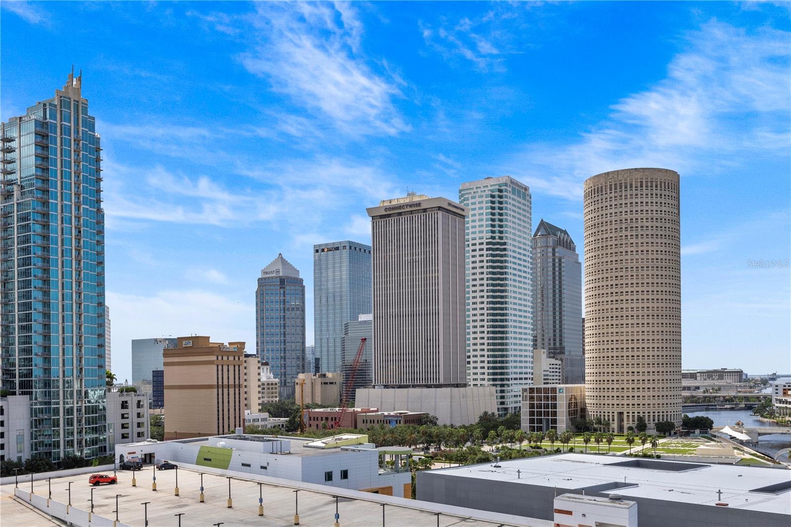 Image 55 of 100 For 300 W Tyler St  3009