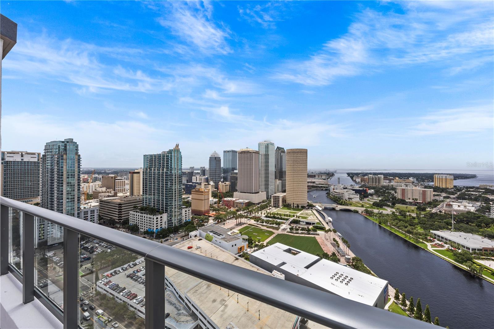 Image 56 of 100 For 300 W Tyler St  3009