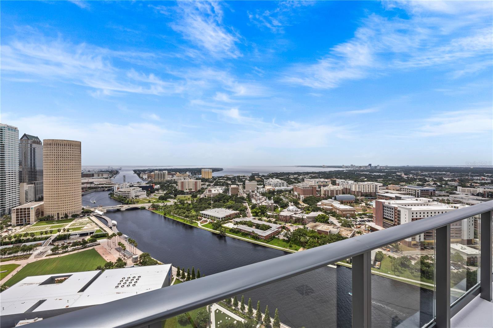 Image 57 of 100 For 300 W Tyler St  3009