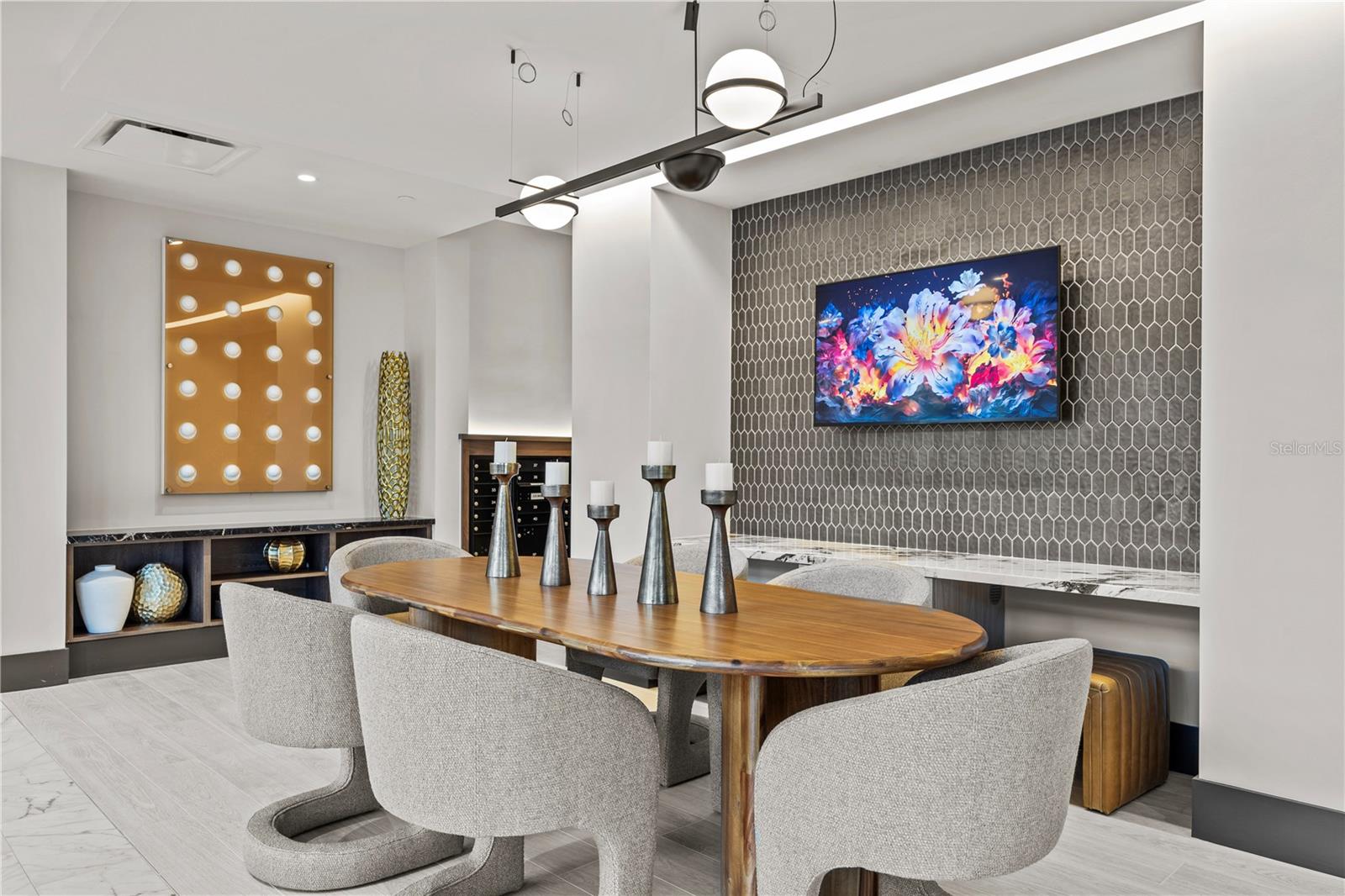 Image 66 of 100 For 300 W Tyler St  3009