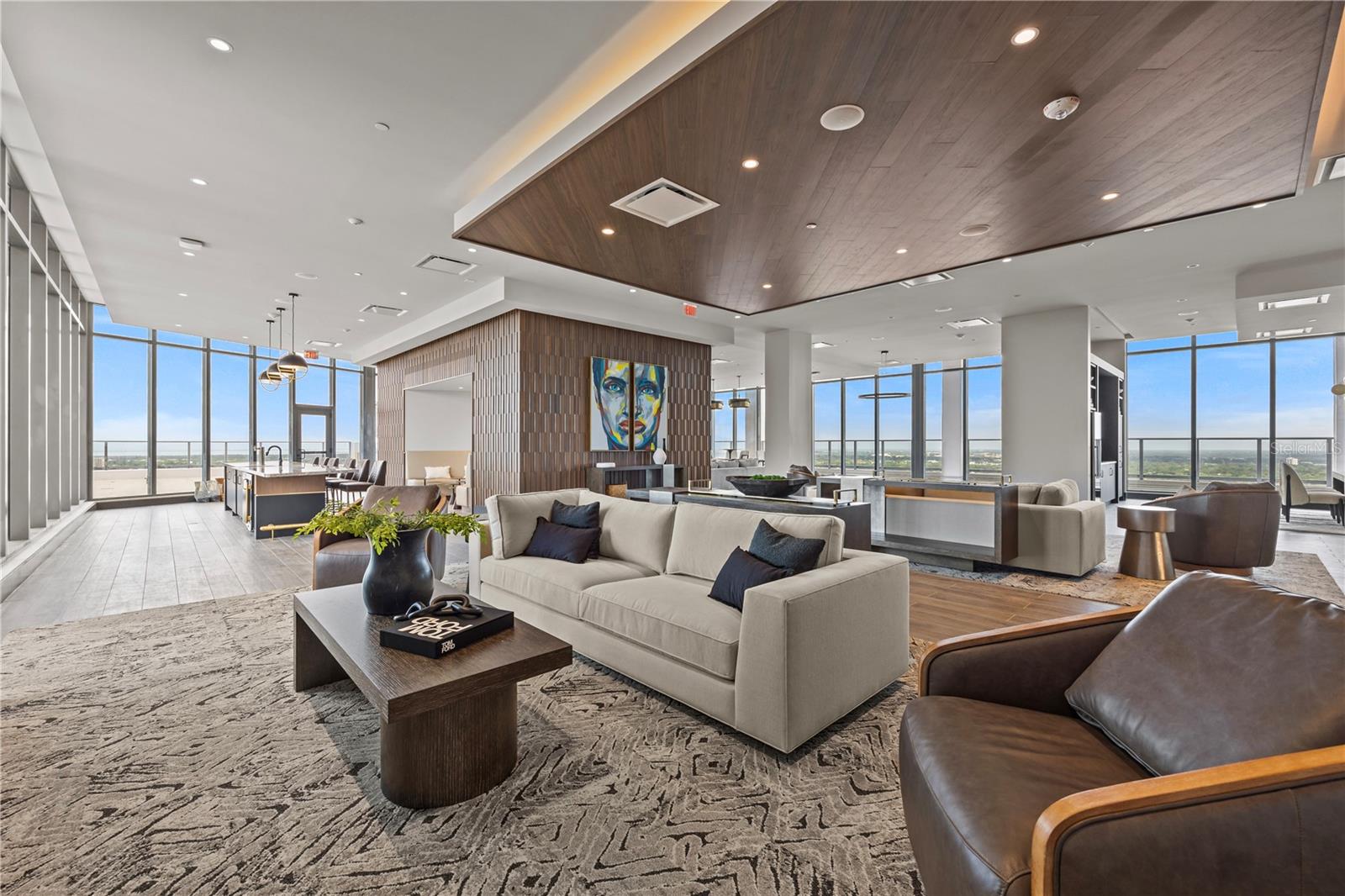 Image 74 of 100 For 300 W Tyler St  3009