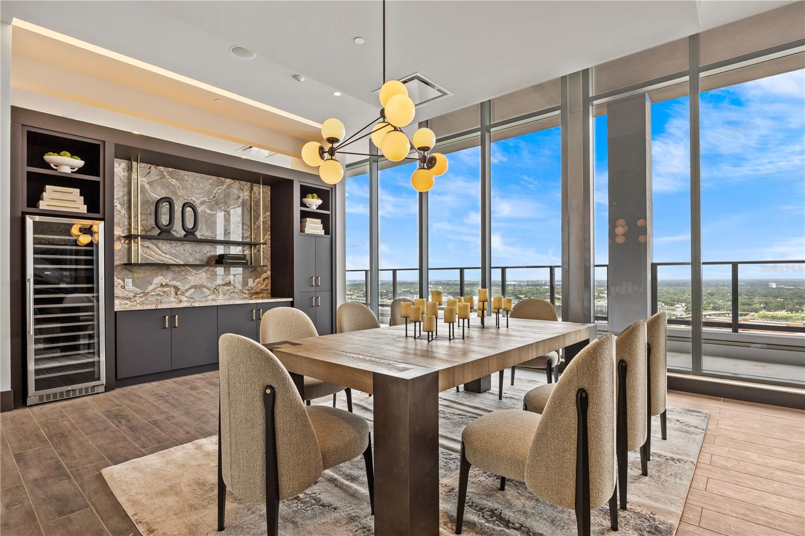 Image 76 of 100 For 300 W Tyler St  3009