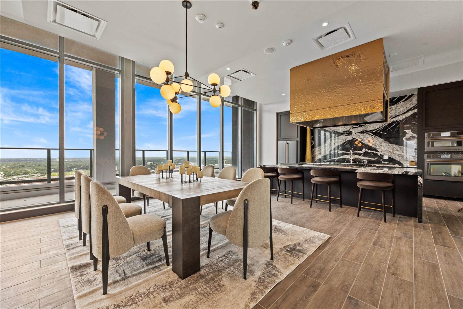 Image 78 of 100 For 300 W Tyler St  3009