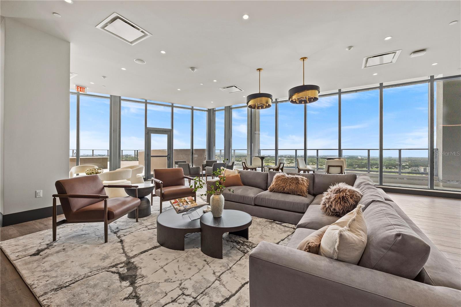 Image 79 of 100 For 300 W Tyler St  3009