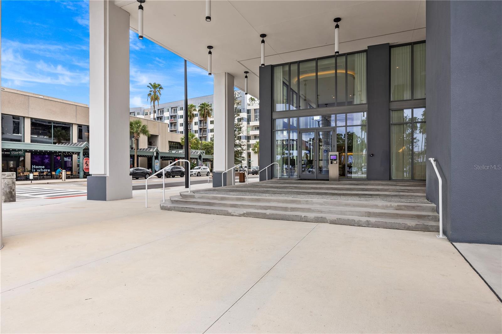 Image 87 of 100 For 300 W Tyler St  3009