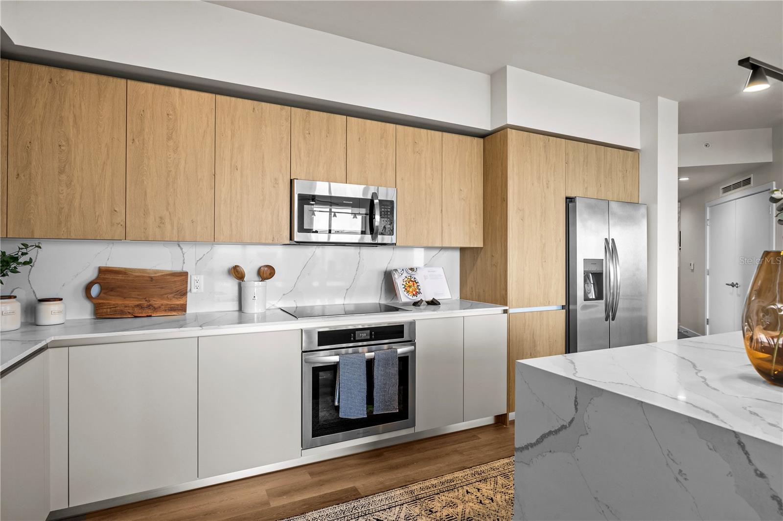 Image 9 of 100 For 300 W Tyler St  3009