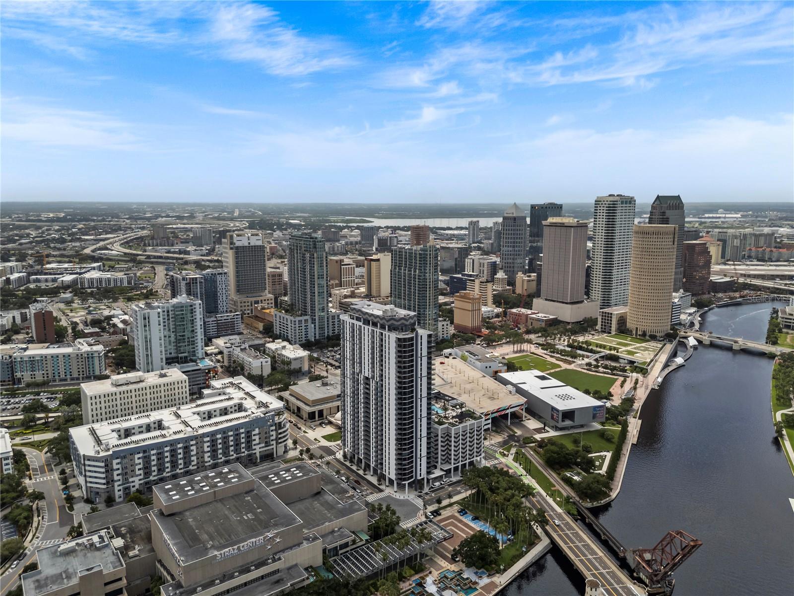 Image 91 of 100 For 300 W Tyler St  3009