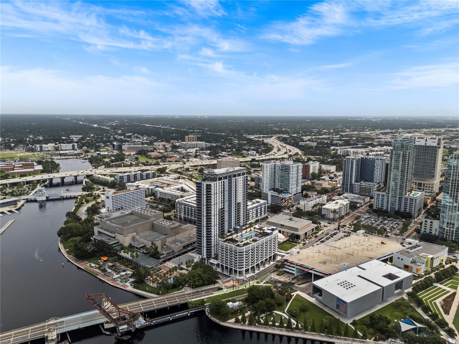 Image 92 of 100 For 300 W Tyler St  3009