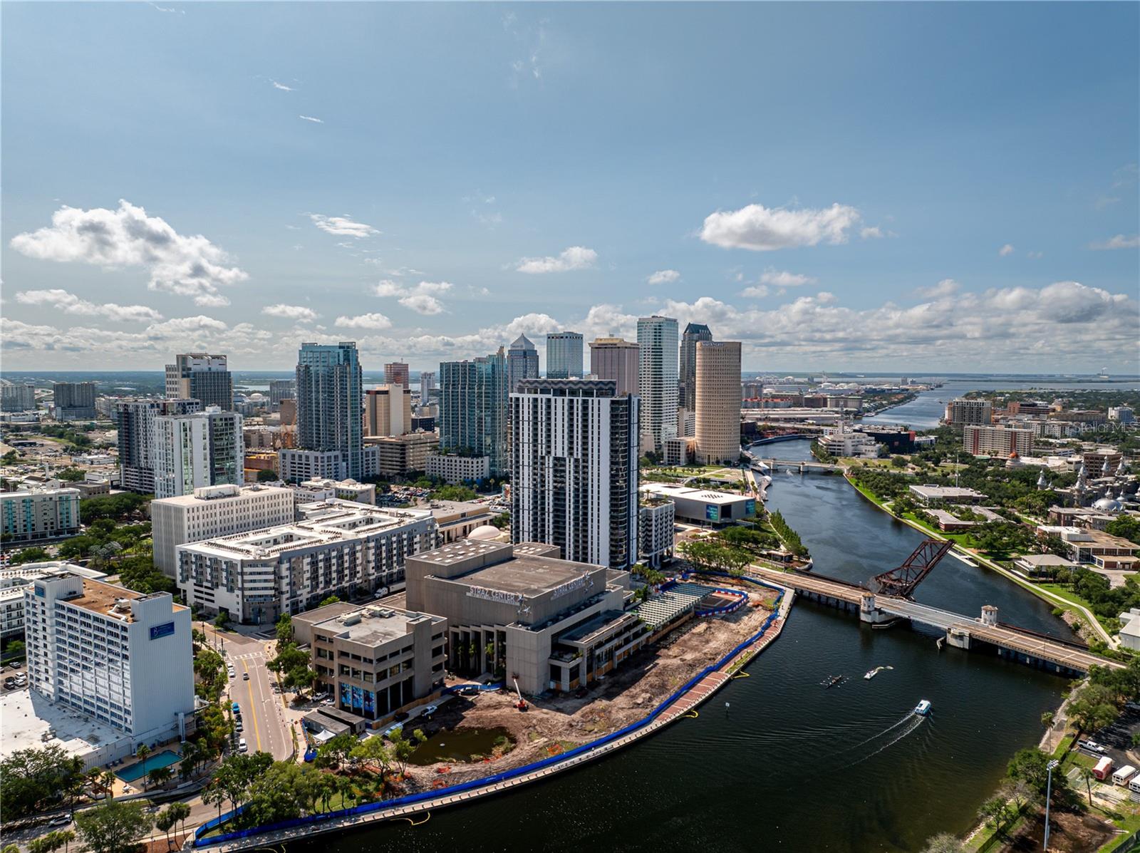 Image 97 of 100 For 300 W Tyler St  3009