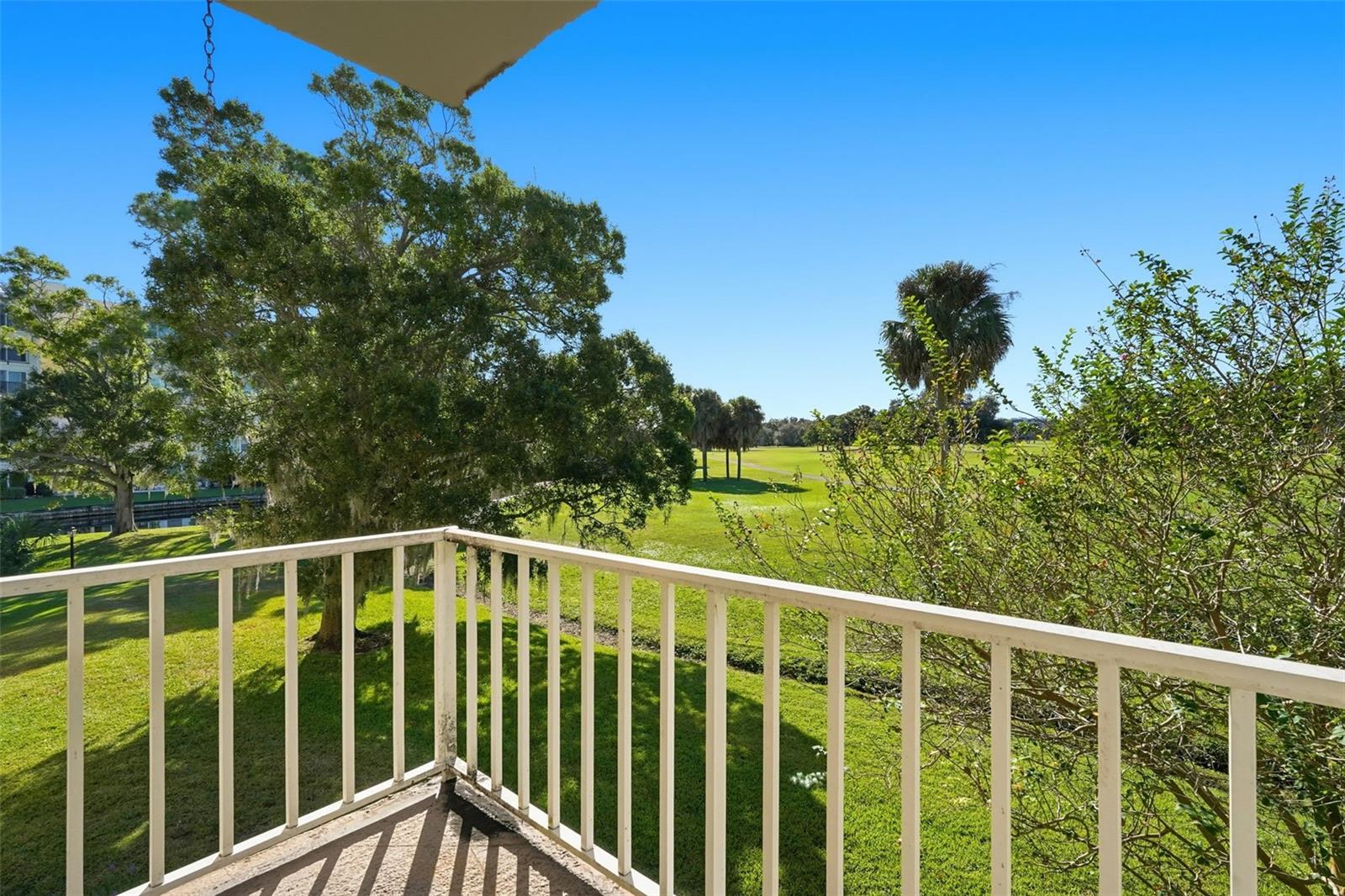 Image 22 of 33 For 225 Country Club Drive E252