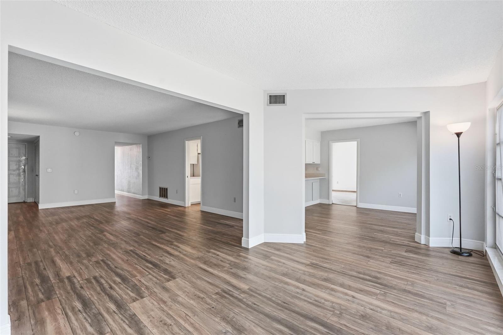 Image 31 of 33 For 225 Country Club Drive E252