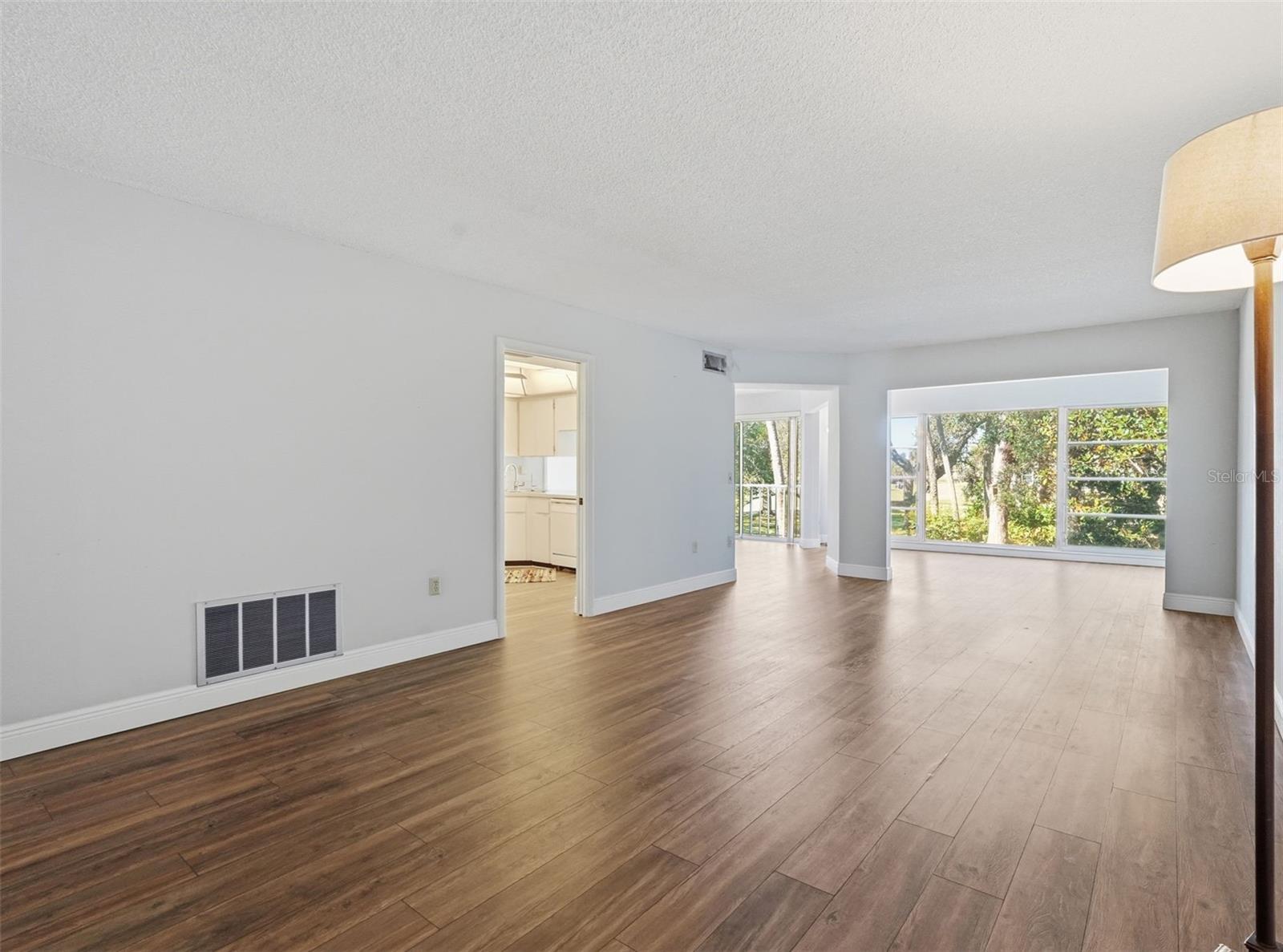 Image 8 of 33 For 225 Country Club Drive E252