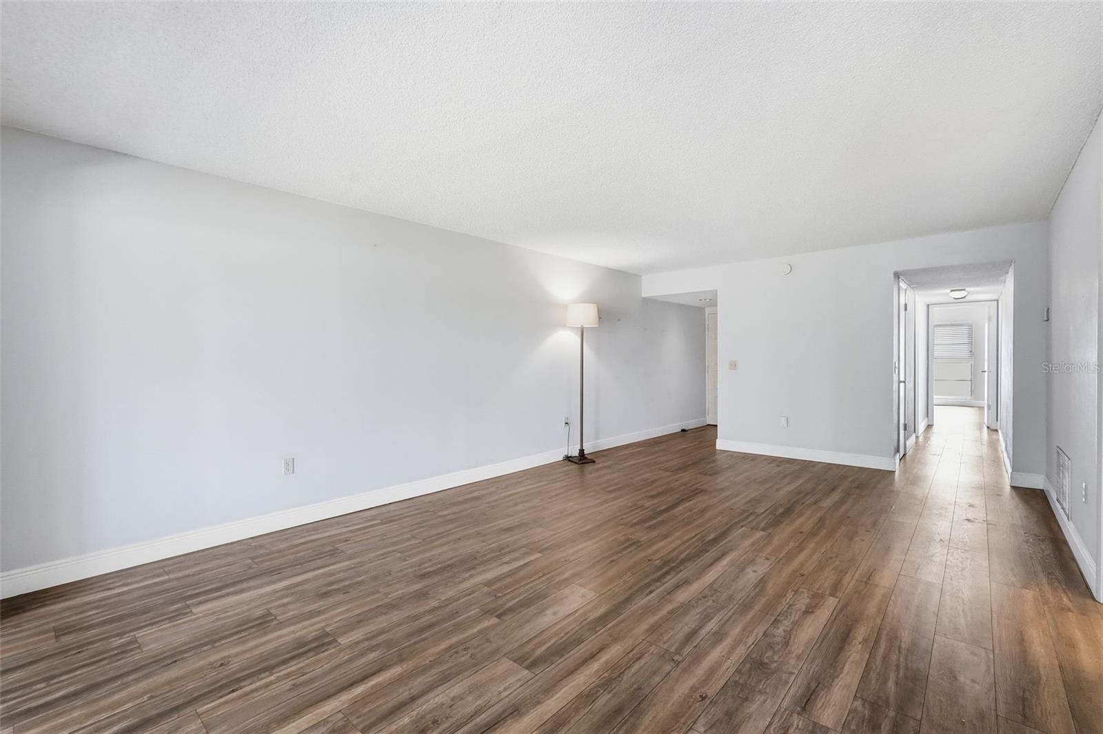 Image 9 of 33 For 225 Country Club Drive E252