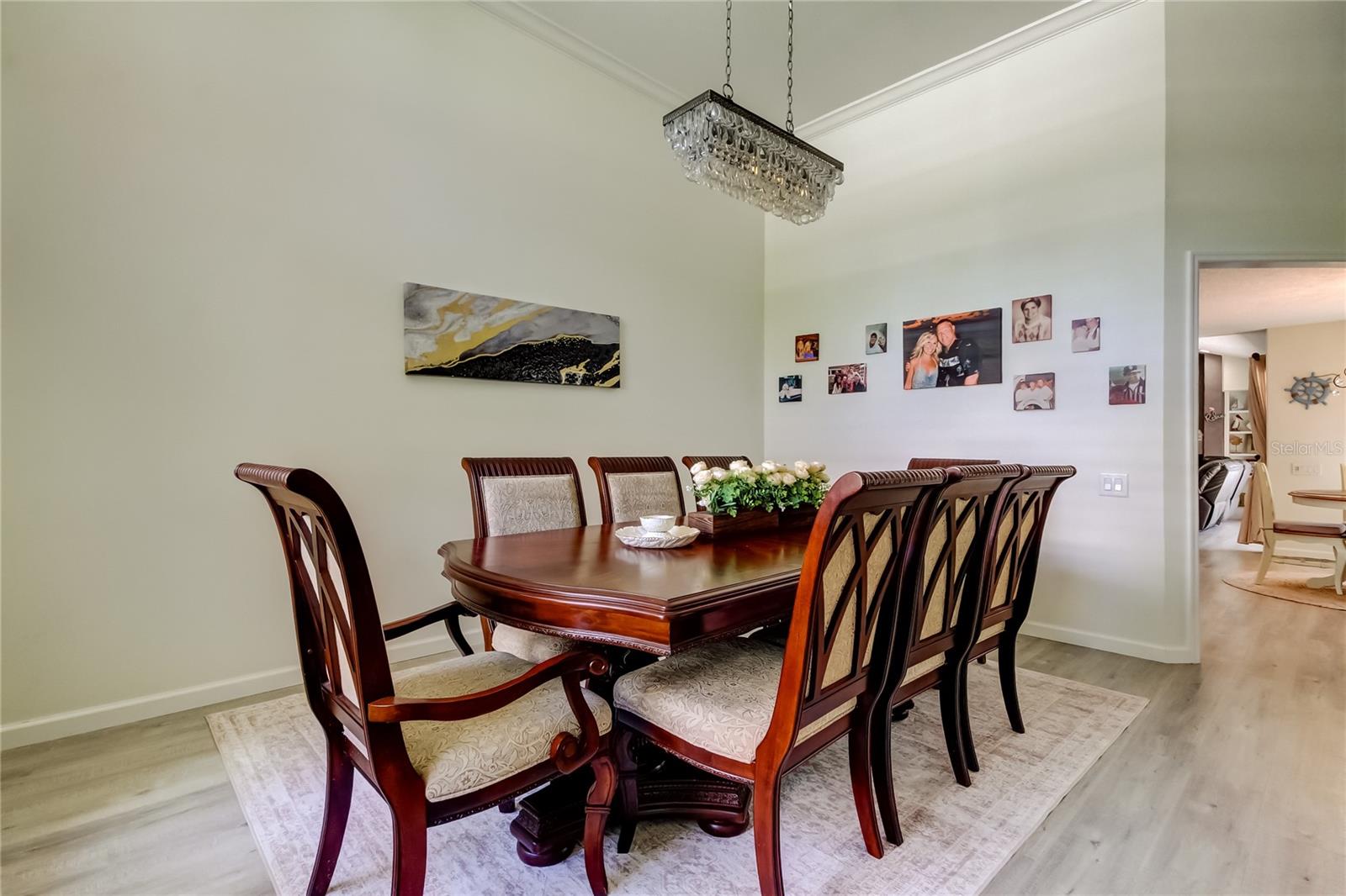 Listing photo id 12 for 4969 Kilkenney Way