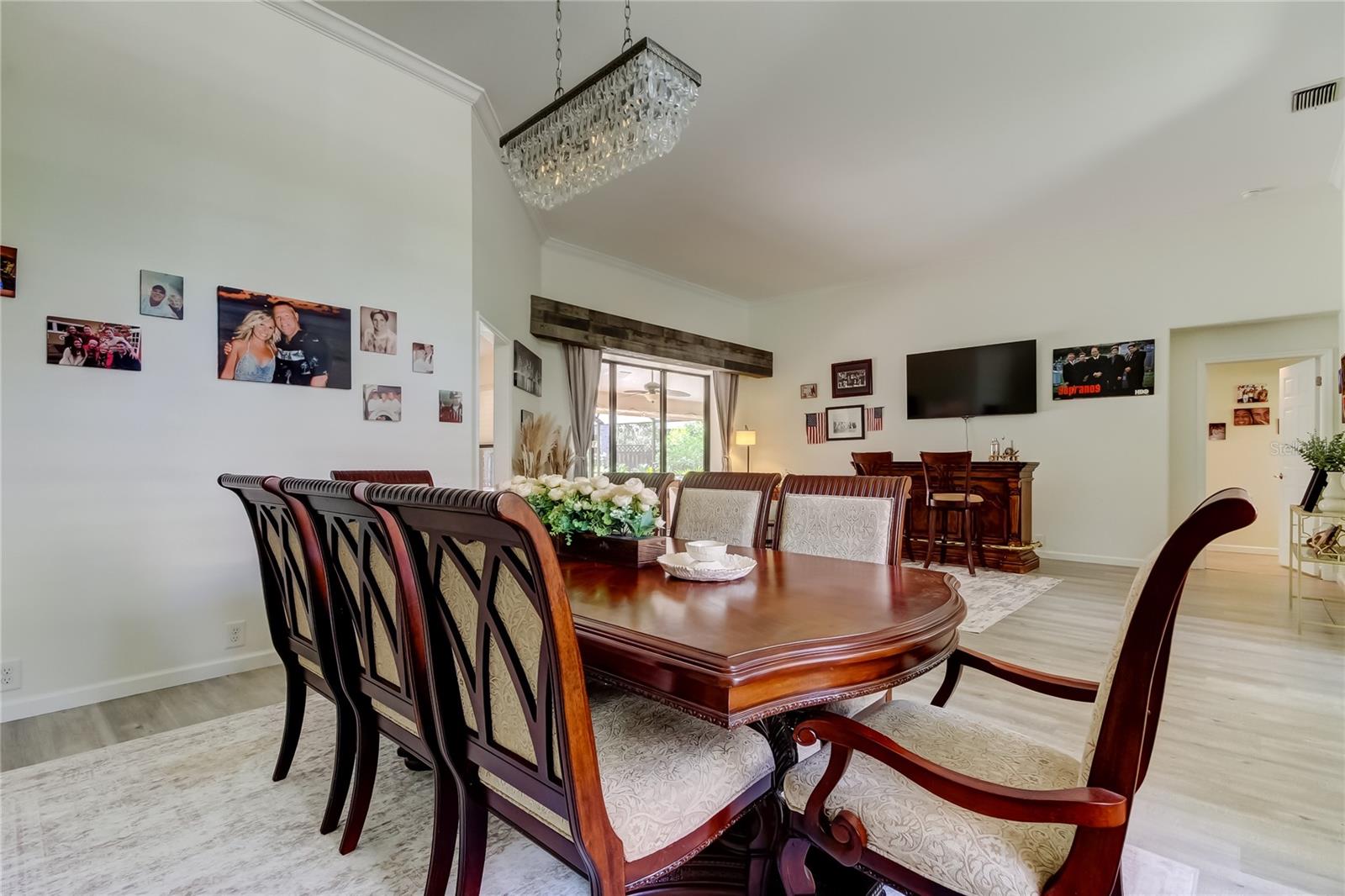 Listing photo id 13 for 4969 Kilkenney Way