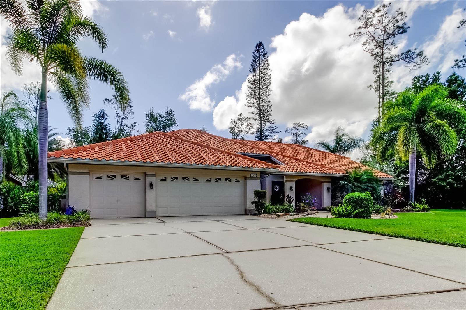 Listing photo id 0 for 4969 Kilkenney Way