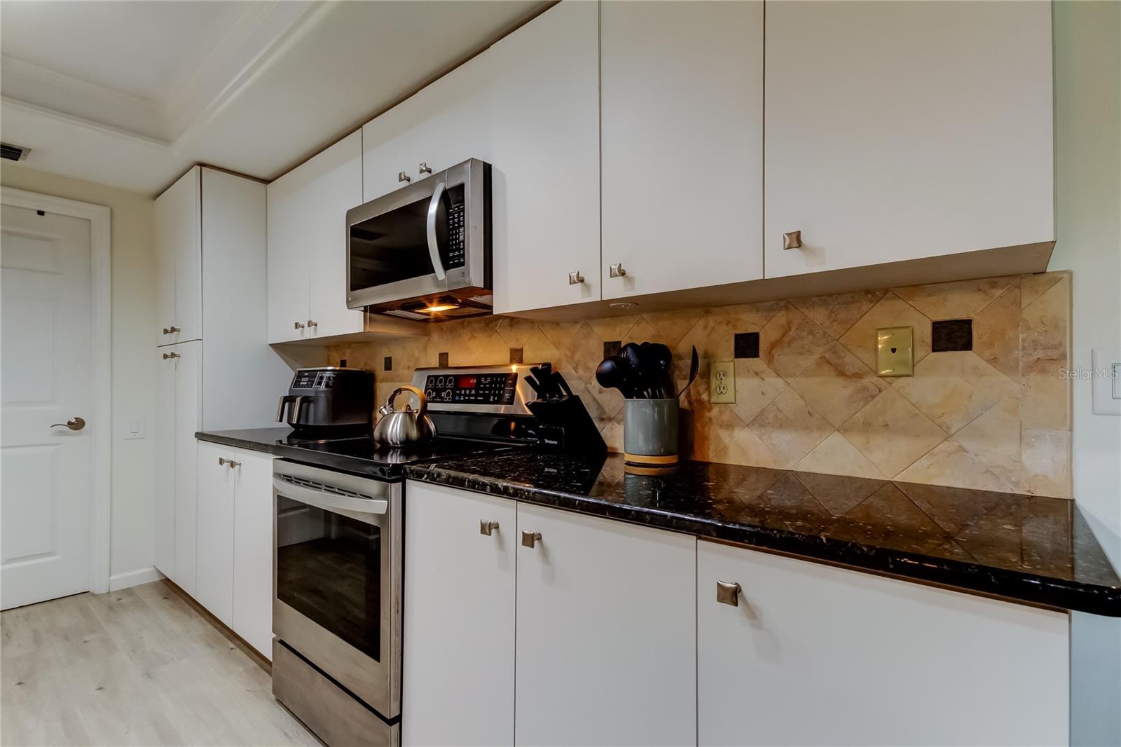 Listing photo id 20 for 4969 Kilkenney Way