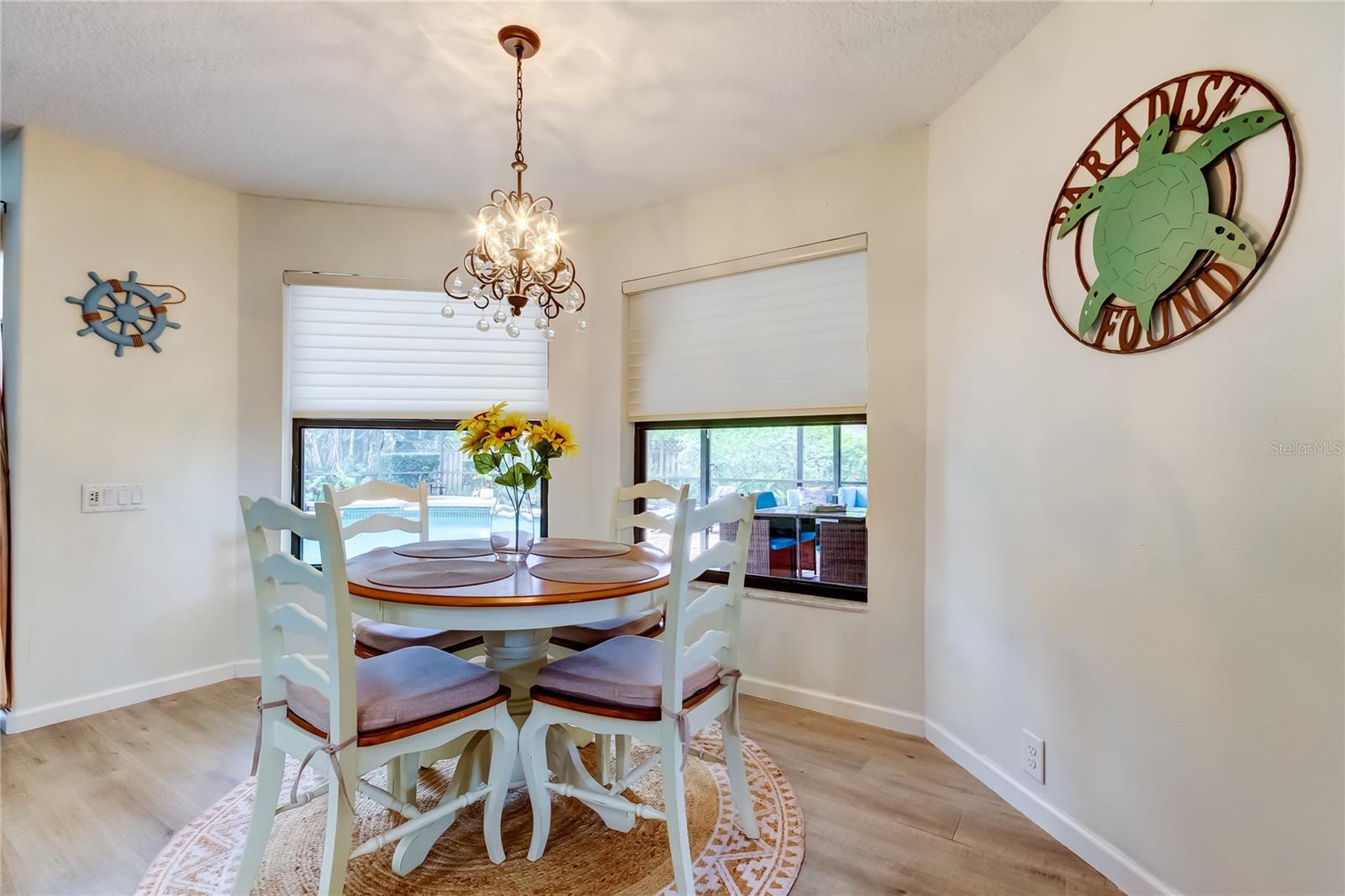 Listing photo id 25 for 4969 Kilkenney Way