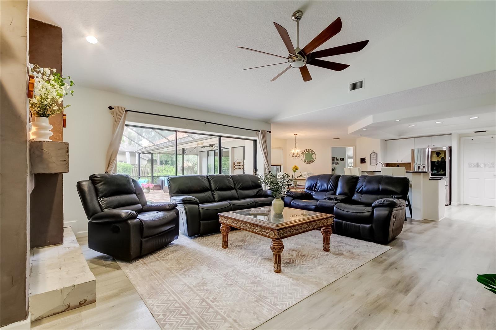 Listing photo id 31 for 4969 Kilkenney Way