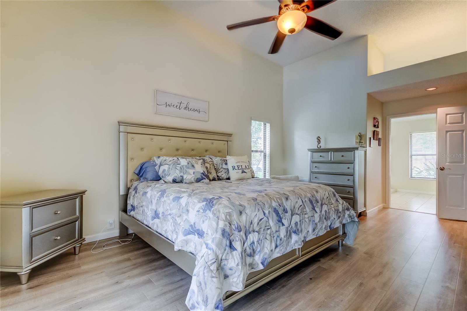 Listing photo id 36 for 4969 Kilkenney Way