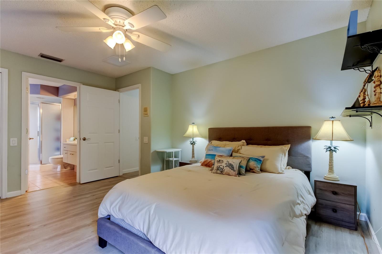 Listing photo id 43 for 4969 Kilkenney Way