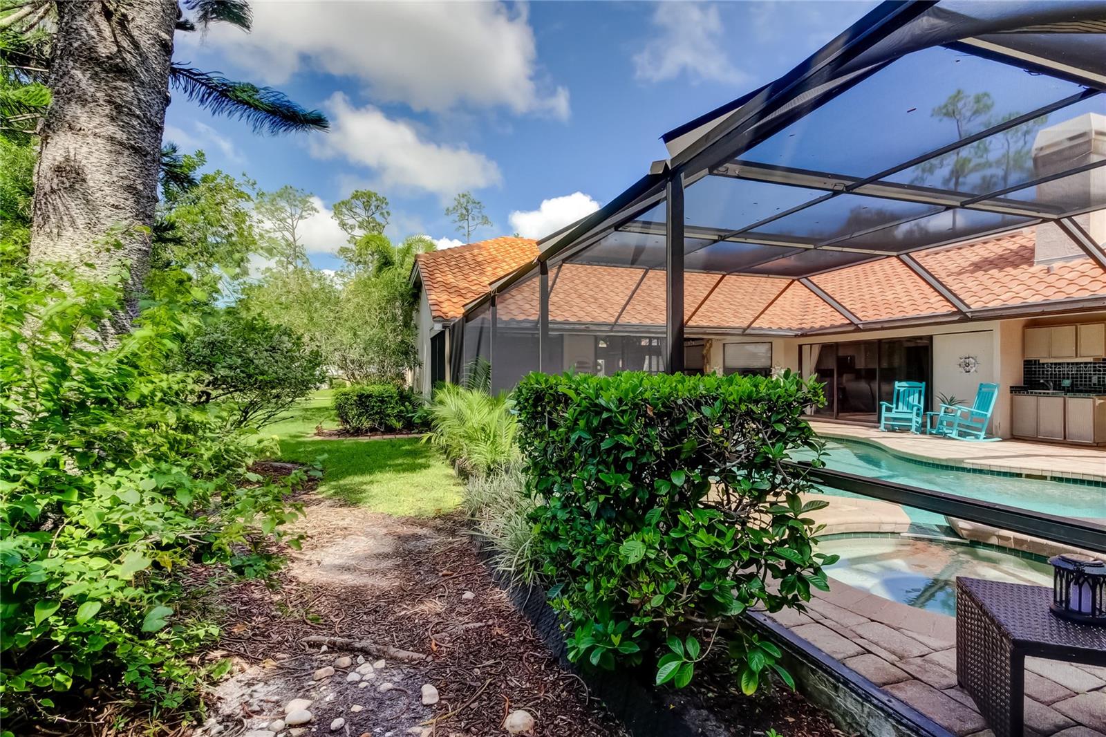 Listing photo id 76 for 4969 Kilkenney Way