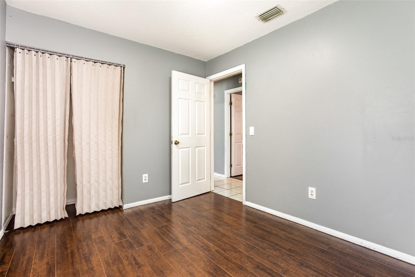 Image 25 of 30 For 1107 3rd Street E