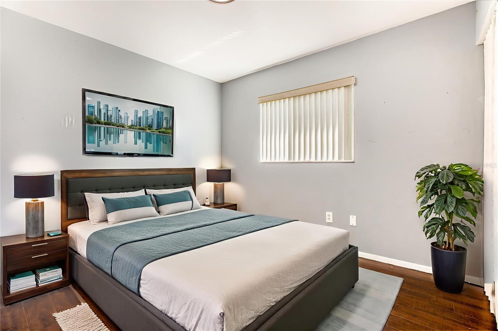 Image 5 of 30 For 1107 3rd Street E