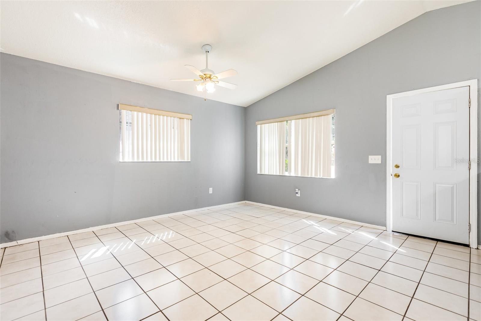 Image 9 of 30 For 1107 3rd Street E