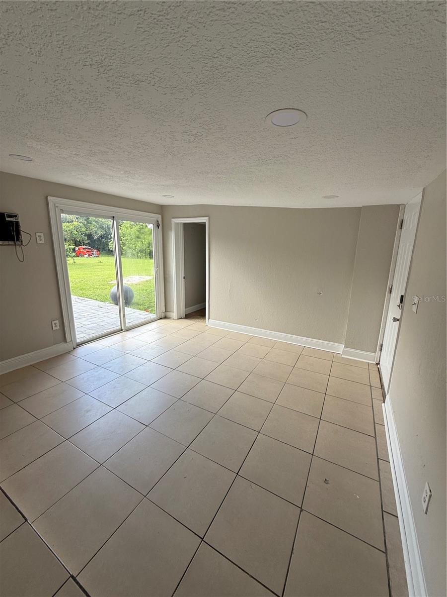 Image 14 of 26 For 2212 Lakeview Street