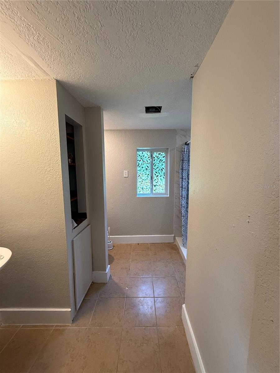 Image 18 of 26 For 2212 Lakeview Street