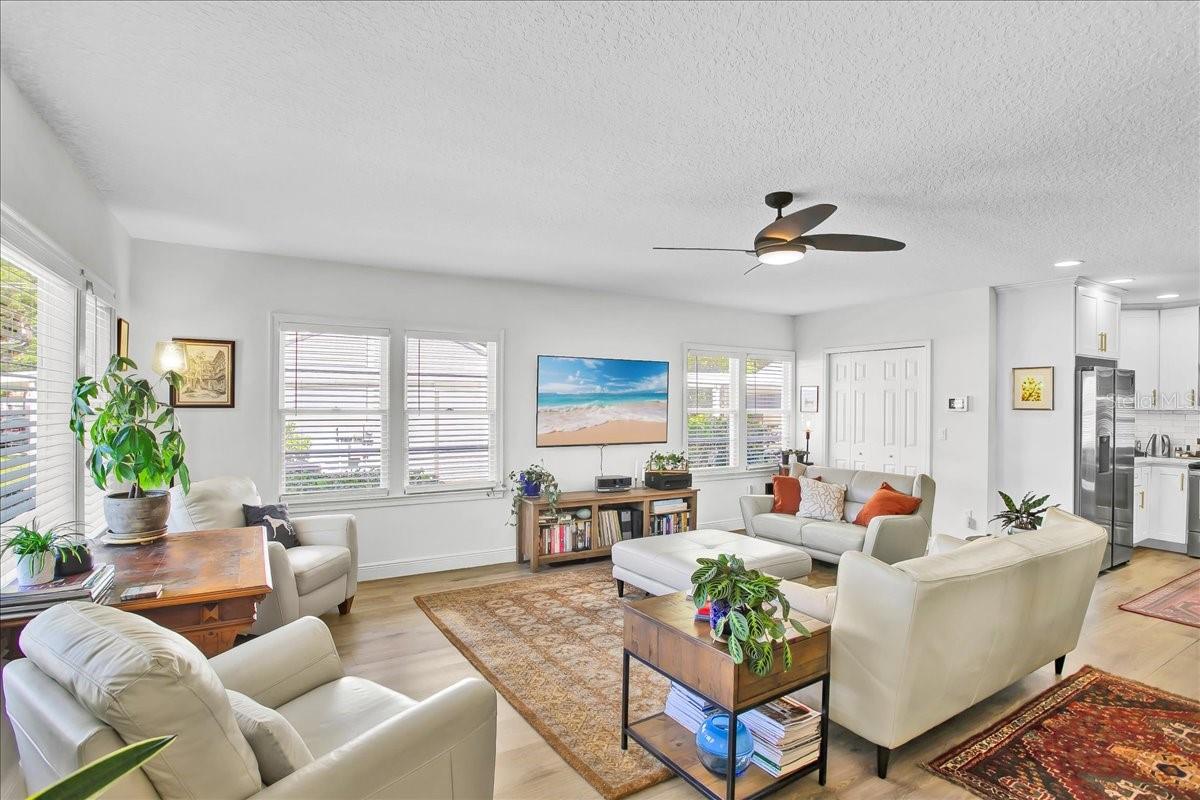 Image 13 of 67 For 4009 Munro Street