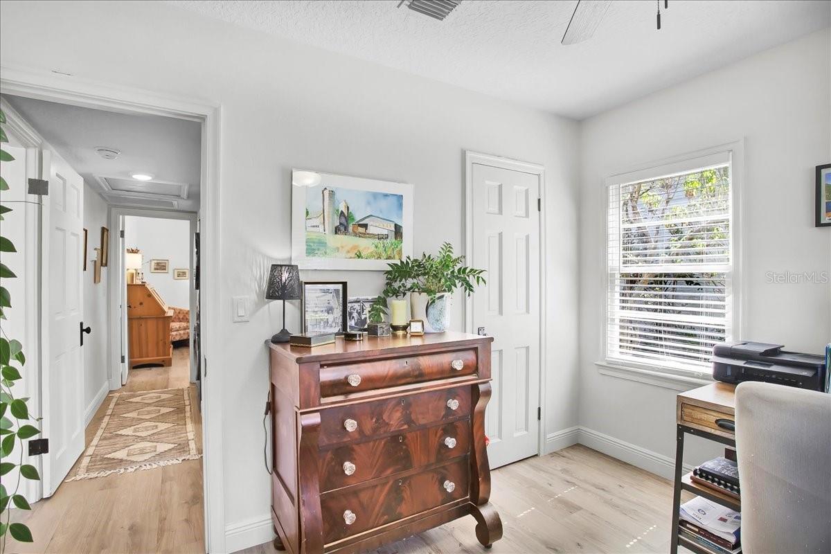 Image 36 of 67 For 4009 Munro Street