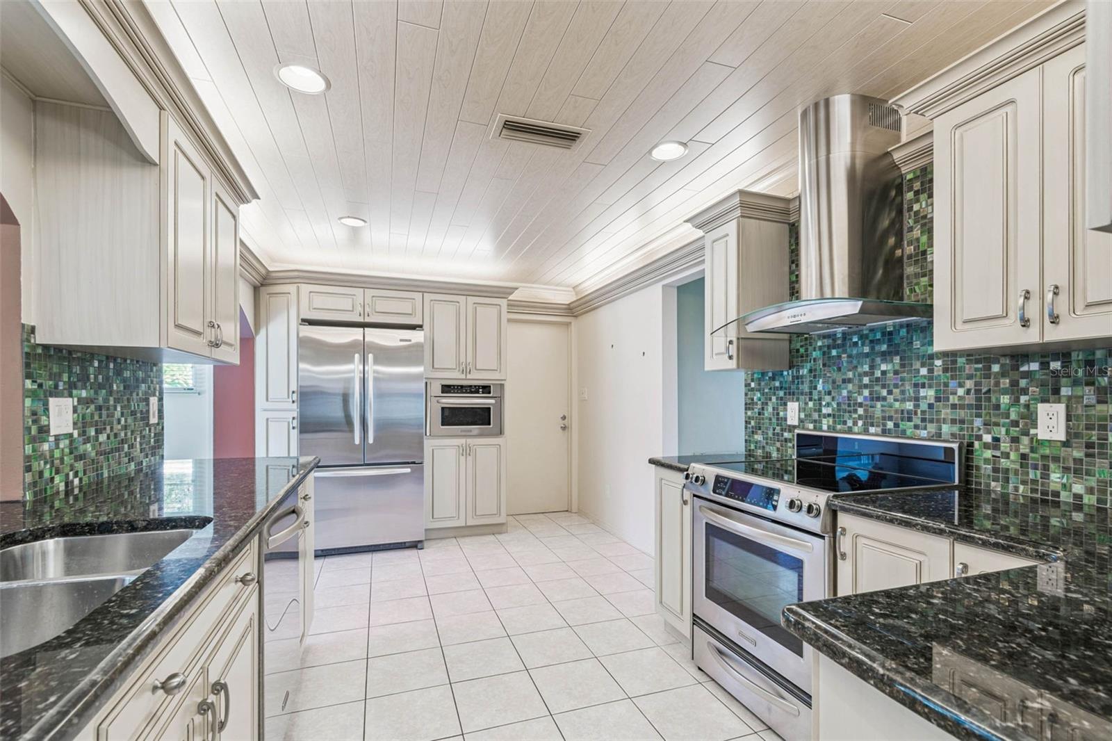 Image 7 of 31 For 9548 141st Street