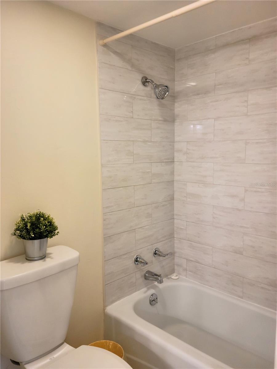 Image 18 of 25 For 14130 Rosemary Lane 3207