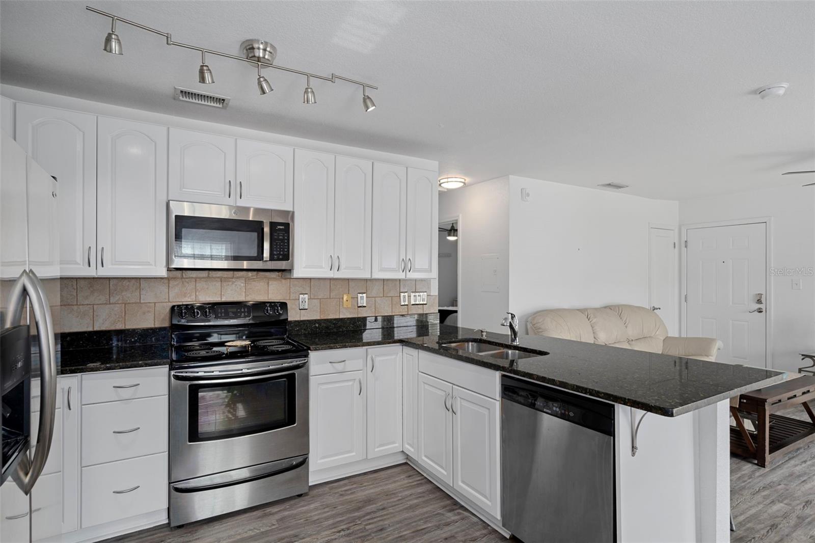 Image 11 of 75 For 5174 Beach Drive Se B
