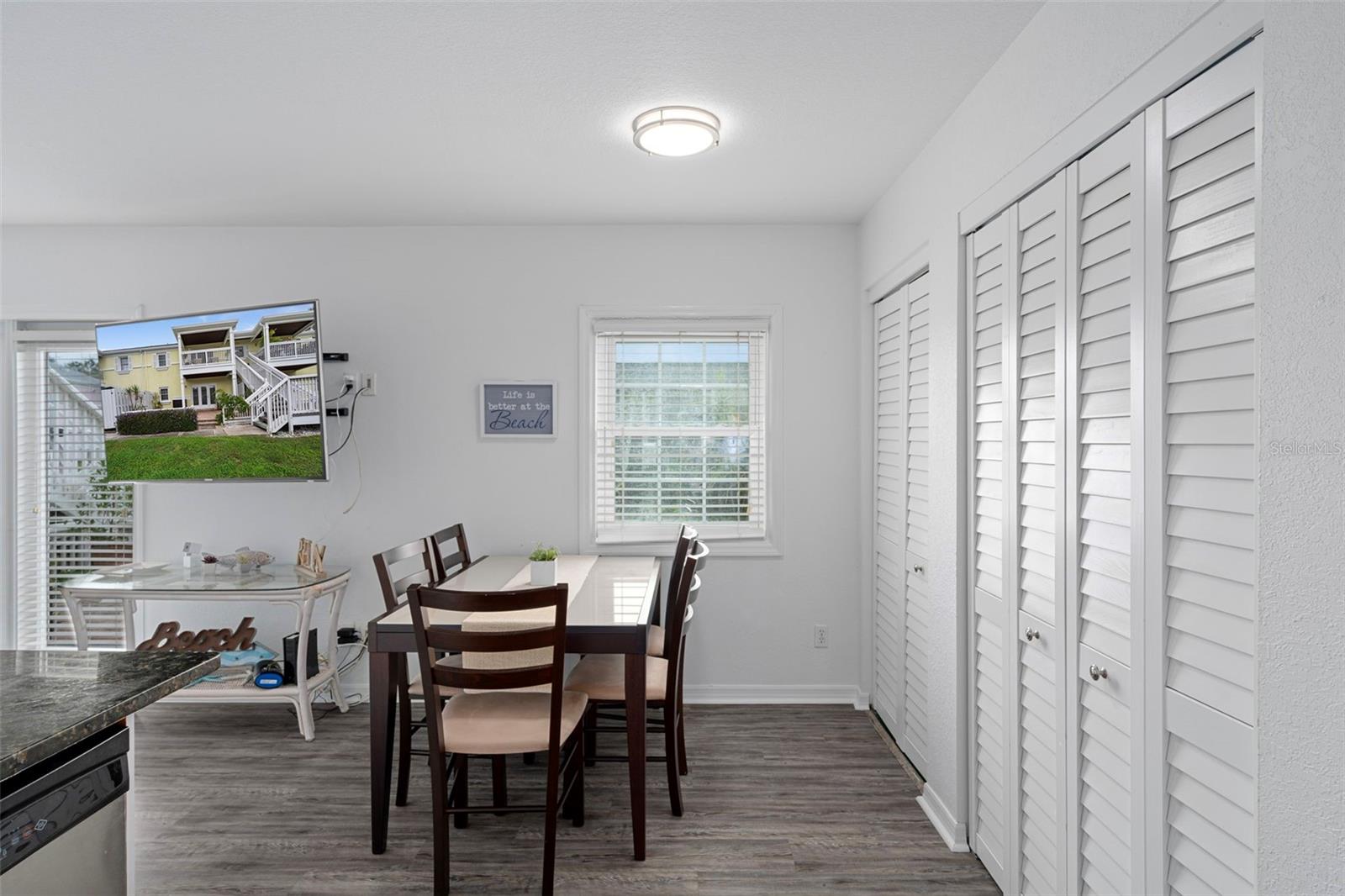 Image 12 of 75 For 5174 Beach Drive Se B