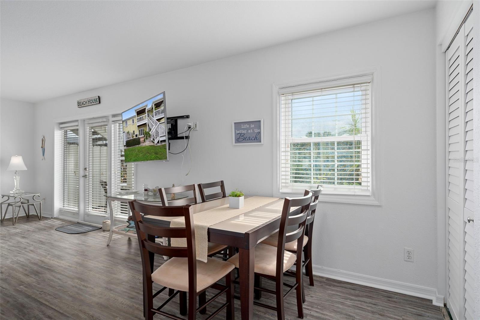 Image 13 of 75 For 5174 Beach Drive Se B