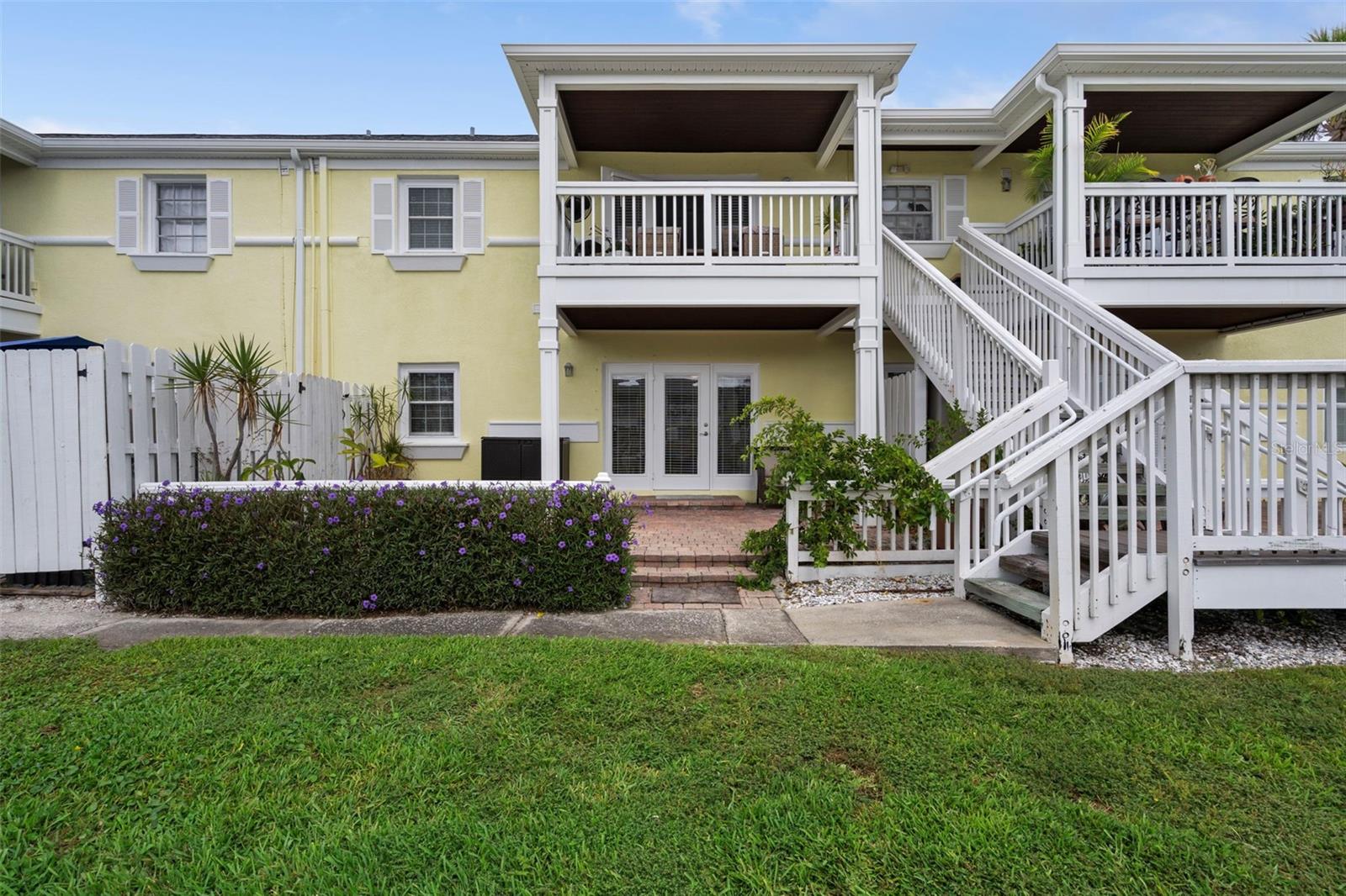 Image 2 of 75 For 5174 Beach Drive Se B