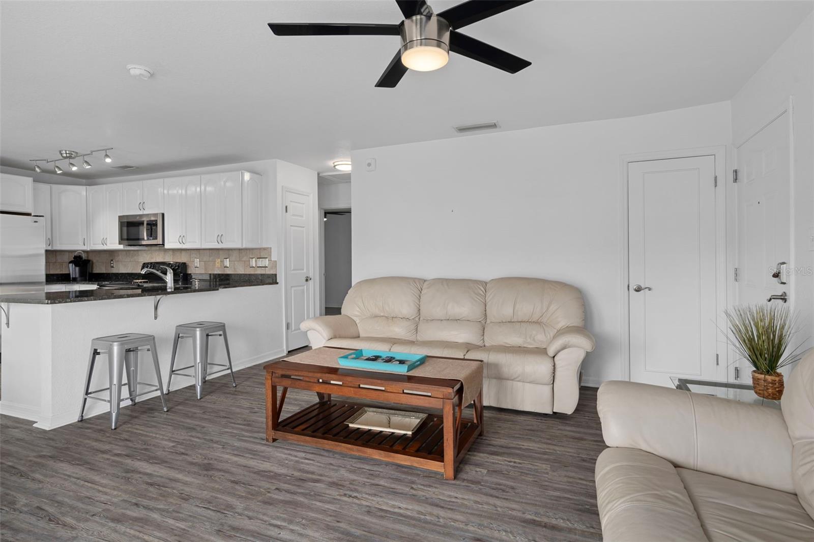 Image 4 of 75 For 5174 Beach Drive Se B