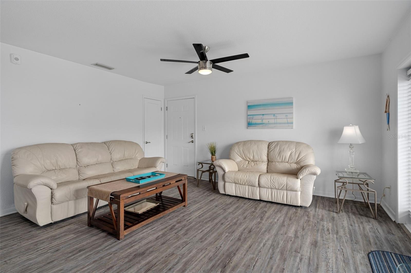 Image 5 of 75 For 5174 Beach Drive Se B