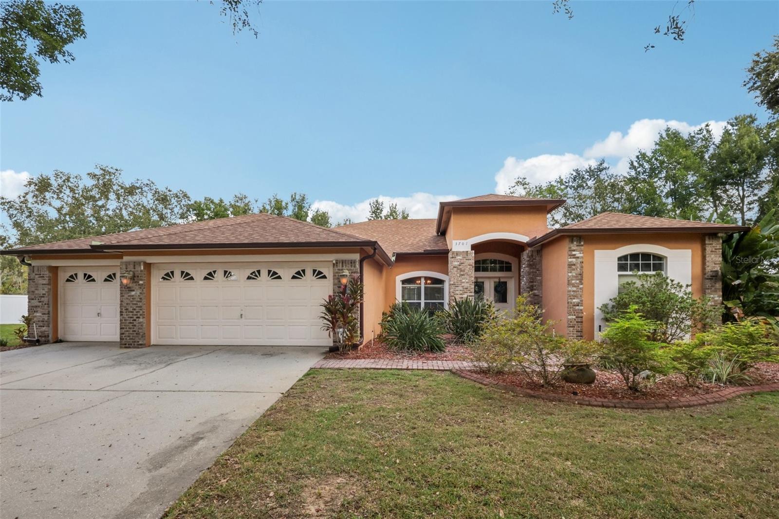 Details for 3701 Barnhouse Place, VALRICO, FL 33596