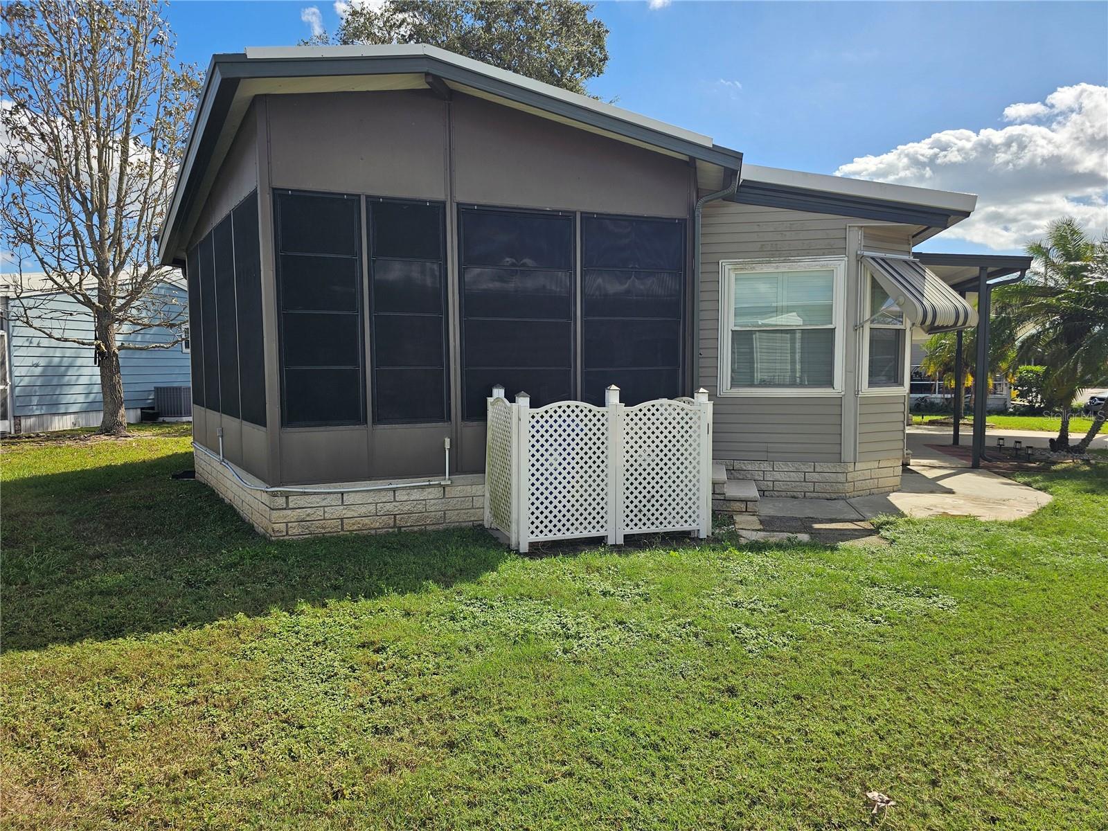 Image 6 of 34 For 106 Dolphin Drive E