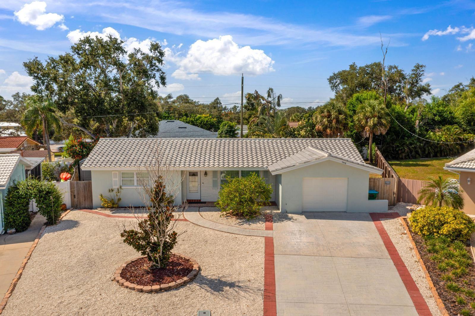 Details for 5576 Williamsdale Court, SEMINOLE, FL 33772